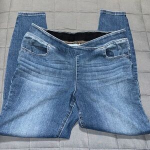 Maurice’s jeans - size large